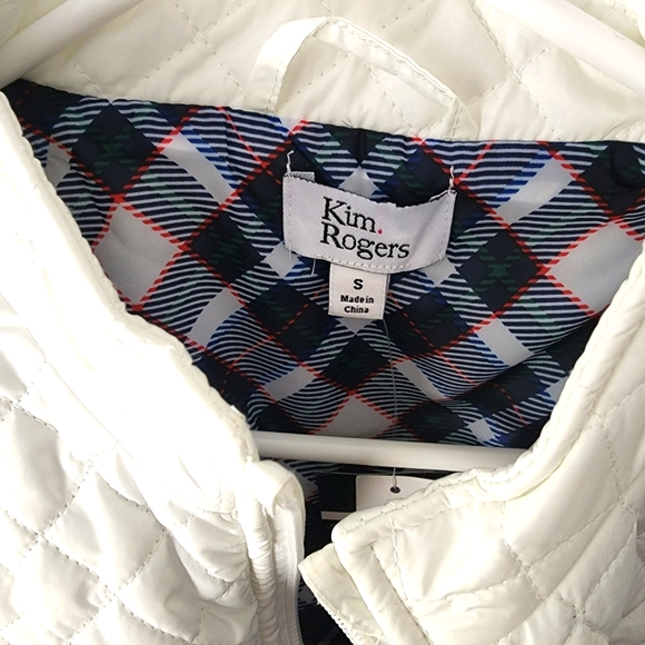 White Quilted Puffer Vest - Picture 2 of 4